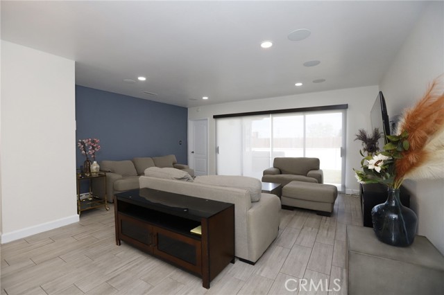 3 Bed Home for Sale in Hawthorne, California