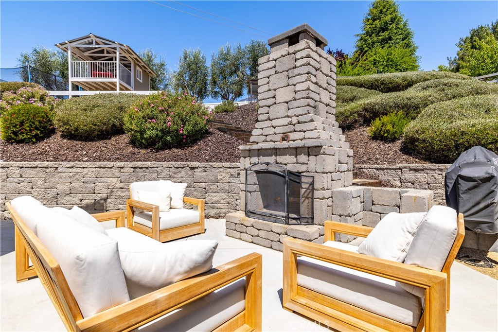 1307 Crown Way