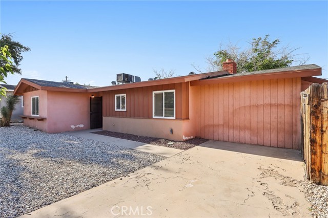 Detail Gallery Image 12 of 26 For 23869 Tocaloma Rd, Apple Valley,  CA 92307 - 3 Beds | 2 Baths
