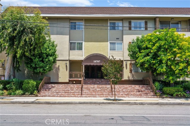 10707 Camarillo Street, 314 photo 23