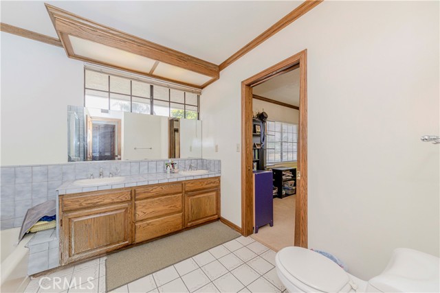 2837 E Mesa Drive, West Covina CA: https://media.crmls.org/medias/529b6521-75aa-49dc-89f2-7f7dea10dc08.jpg