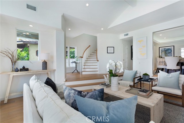 Detail Gallery Image 12 of 47 For 608 Acacia Ave, Corona Del Mar,  CA 92625 - 3 Beds | 3 Baths