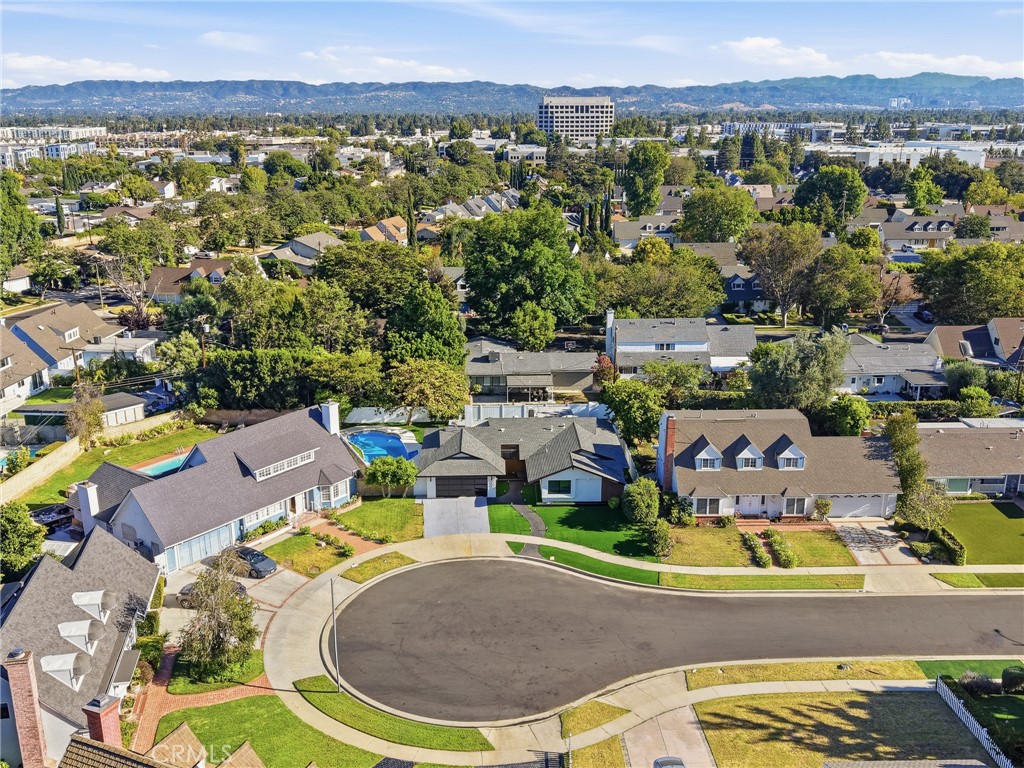 https://media.crmls.org/medias/529dd0e9-35f3-464a-a258-51a2fefc4725.jpg?preset=X-Large