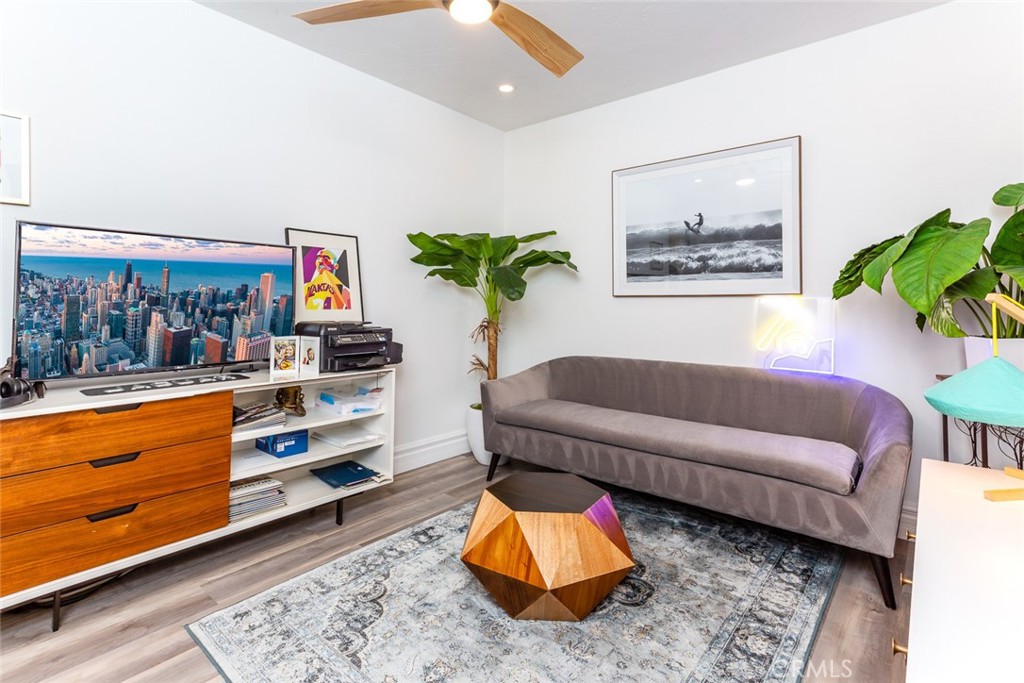 MLS #OC25228321 image #22