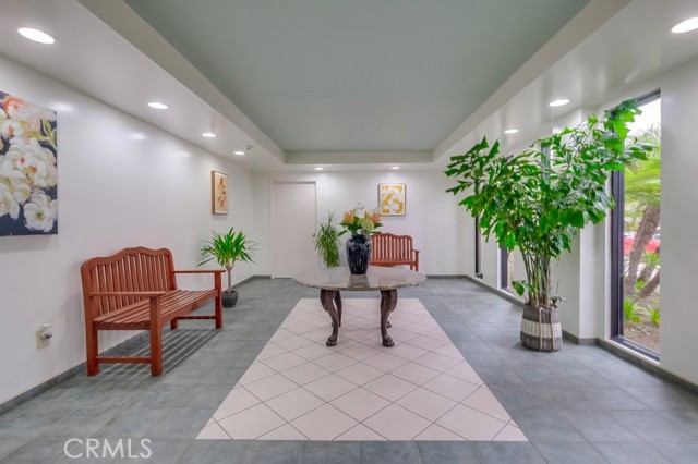 Detail Gallery Image 10 of 53 For 727 Esplanade, Redondo Beach,  CA 90277 - 2 Beds | 2/1 Baths