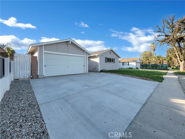 Detail Gallery Image 32 of 53 For 6215 Glide Ave, Woodland Hills,  CA 91367 - 4 Beds | 3 Baths