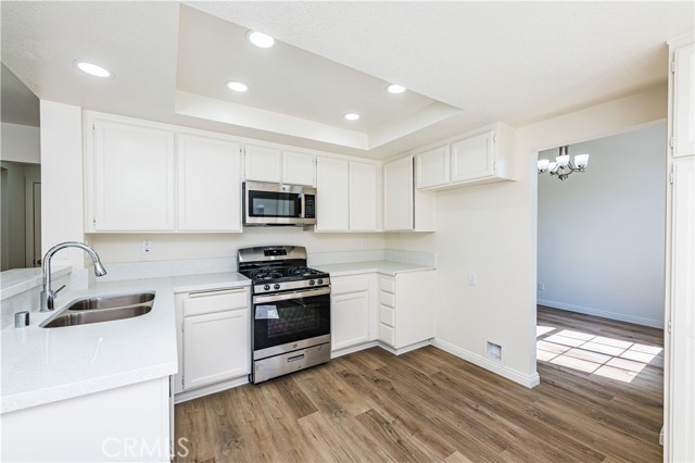Detail Gallery Image 10 of 26 For 24639 Leafwood Dr, Murrieta,  CA 92562 - 3 Beds | 2/1 Baths