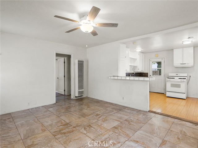 2215 N Brighton Street, Burbank CA: https://media.crmls.org/medias/529f6541-9c72-4886-831a-0ca950303c1c.jpg