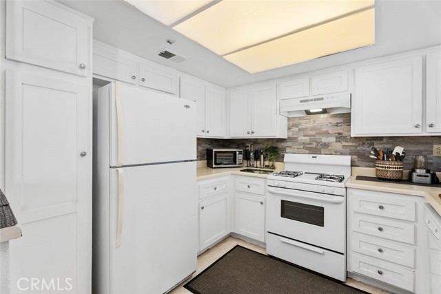 Detail Gallery Image 19 of 41 For 4201 W 5th St #225,  Santa Ana,  CA 92703 - 2 Beds | 1 Baths