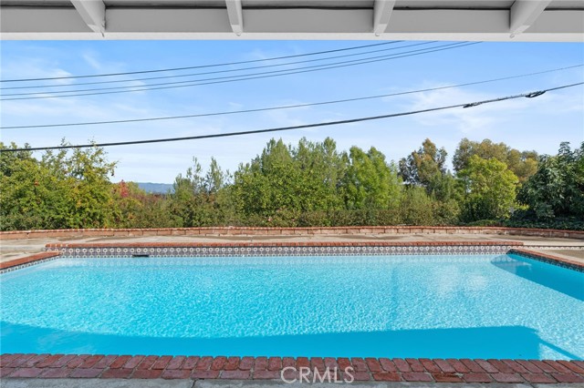 Detail Gallery Image 24 of 30 For 23843 Crosson Dr, Woodland Hills,  CA 91367 - 3 Beds | 2/1 Baths