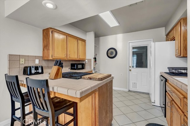 Detail Gallery Image 10 of 43 For 915 Moran Ct, Paso Robles,  CA 93446 - 3 Beds | 2 Baths
