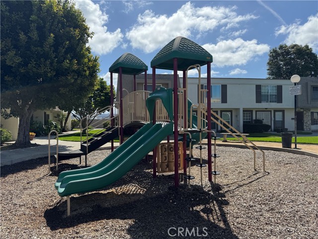 Detail Gallery Image 32 of 39 For 11115 Slater a,  Fountain Valley,  CA 92708 - 3 Beds | 2/1 Baths