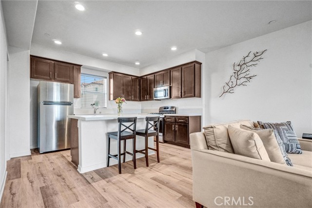 Detail Gallery Image 12 of 33 For 3540 W Savanna St, Anaheim,  CA 92804 - 2 Beds | 2/1 Baths