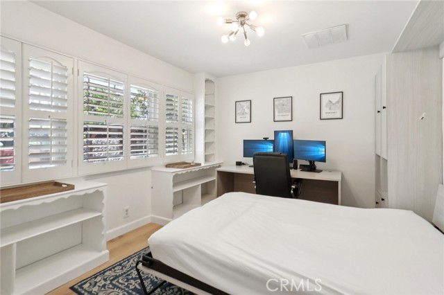 13340 Aetna Street, Valley Glen CA: https://media.crmls.org/medias/52a1cceb-4126-4d86-94b3-5d38fac7d686.jpg