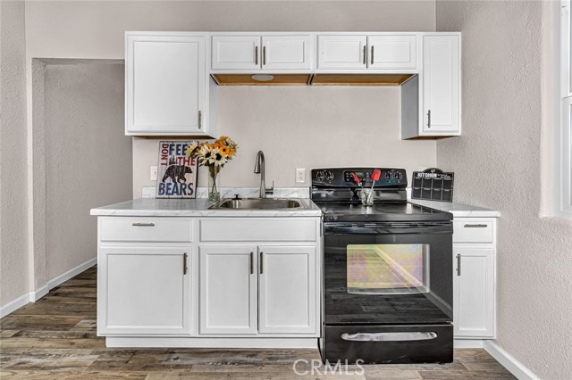 106 Pleasant Street, Modesto CA: https://media.crmls.org/medias/52a2aebc-f683-40d6-a934-904cb469fdf0.jpg
