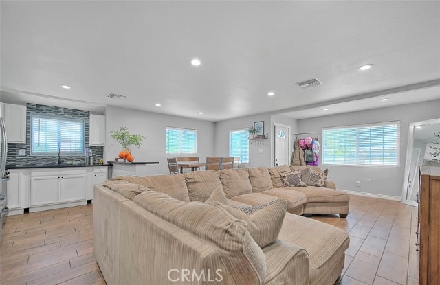 Detail Gallery Image 4 of 26 For 1261 W 13th St, San Bernardino,  CA 92411 - 2 Beds | 1 Baths
