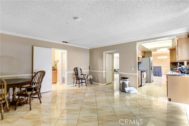 Detail Gallery Image 4 of 8 For 10037 Salina St, Rancho Cucamonga,  CA 91730 - 4 Beds | 2/1 Baths