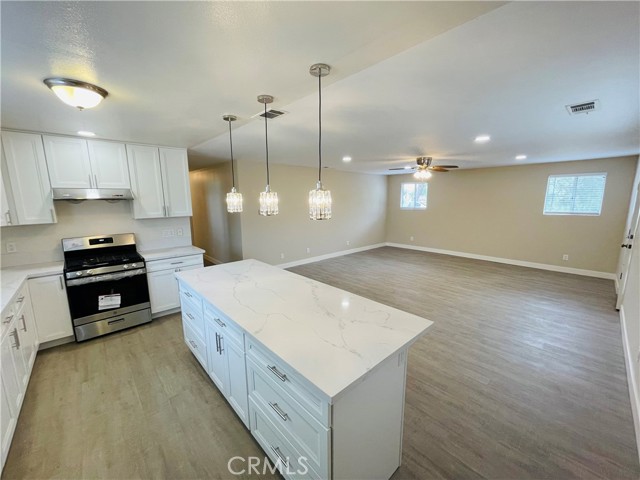 Detail Gallery Image 14 of 31 For 3823 Robinhood Ln #C,  Vista,  CA 92084 - 2 Beds | 1 Baths