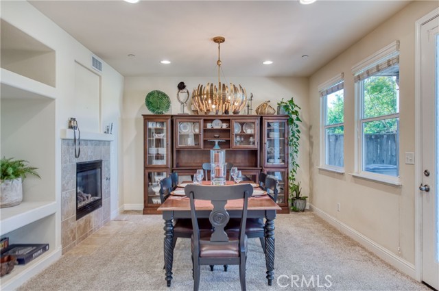 Detail Gallery Image 15 of 47 For 5272 W King Fisher Ln, Fresno,  CA 93722 - 4 Beds | 2/1 Baths
