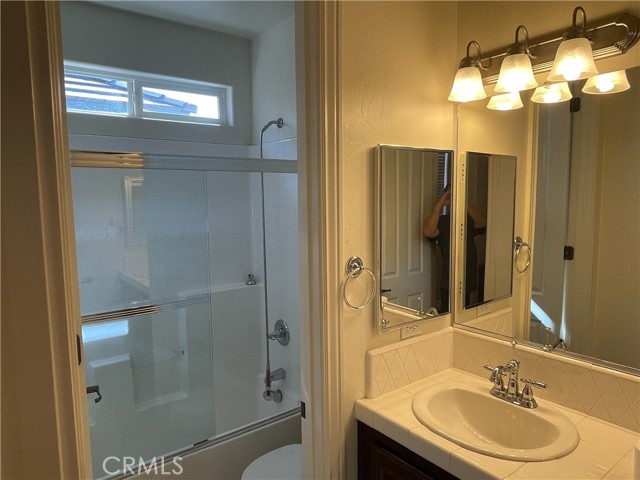5307 Rose Arbor Lane, Bakersfield CA: https://media.crmls.org/medias/52a4391b-62ba-4225-a119-6cbcf177ac94.jpg