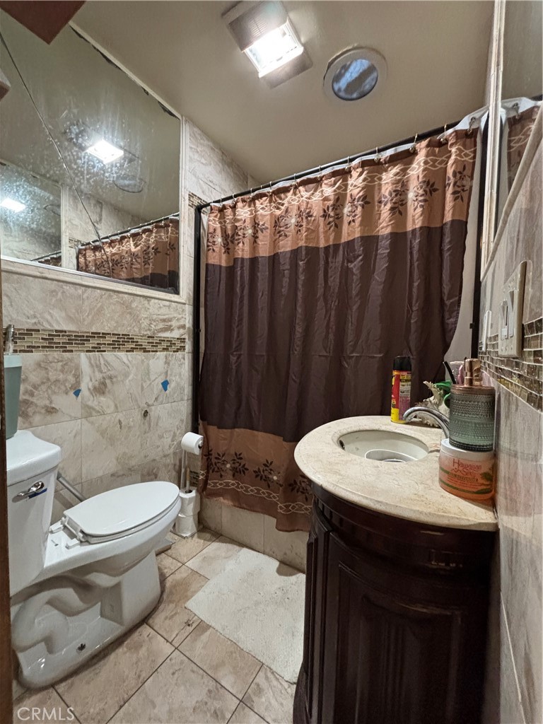https://media.crmls.org/medias/52a506c4-4ce5-4857-9e4c-1e07637d5477.jpg?preset=X-Large