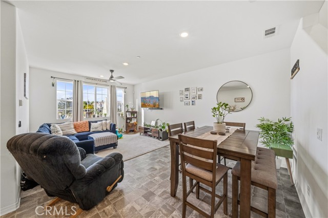 Detail Gallery Image 7 of 33 For 16000 Lasselle #5,  Moreno Valley,  CA 92551 - 3 Beds | 2/1 Baths