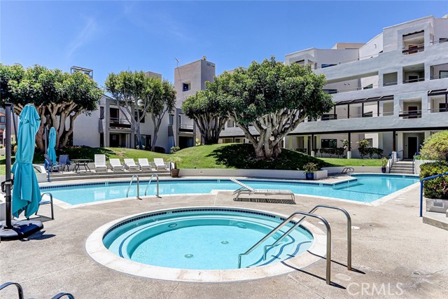 510 The Village, Redondo Beach, California 90277, 2 Bedrooms Bedrooms, ,2 BathroomsBathrooms,Residential,For Sale,The Village,IN25125306
