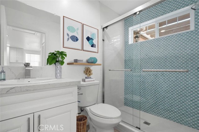 Detail Gallery Image 3 of 8 For 14243 Magnolia, Sherman Oaks,  CA 91423 - 2 Beds | 2 Baths