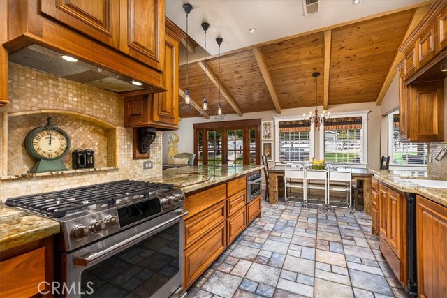 30026 Santiago Road, Temecula CA: https://media.crmls.org/medias/52a70806-a380-4d44-9f61-2e04a3544e10.jpg