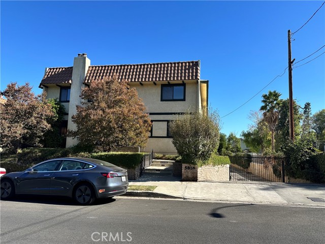 Detail Gallery Image 1 of 16 For 5816 Etiwanda Ave #1,  Tarzana,  CA 91356 - 3 Beds | 3 Baths