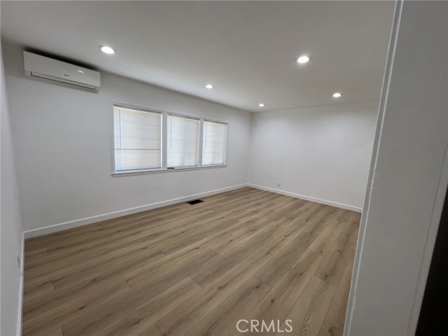 1840 West Glenoaks Boulevard, A photo 10