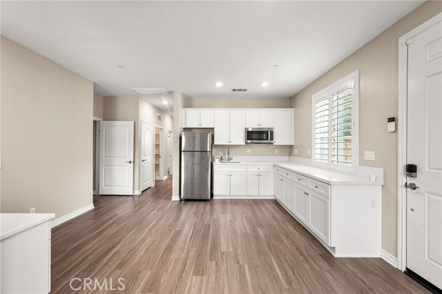 Image 28 of 75 For 45745 Altree Court