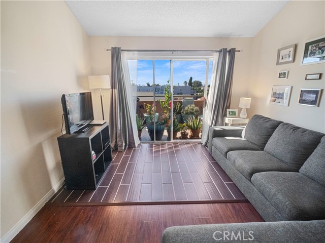Detail Gallery Image 15 of 39 For 2507 E 15th #304,  Long Beach,  CA 90804 - 2 Beds | 2 Baths