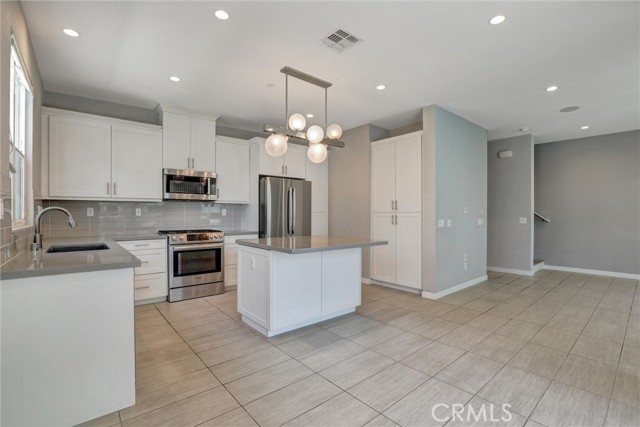 Detail Gallery Image 7 of 19 For 2296 Synergy, Irvine,  CA 92614 - 2 Beds | 2/1 Baths