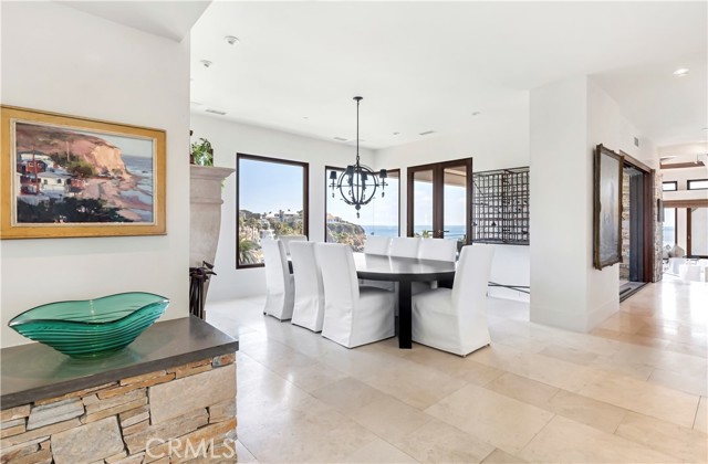 86 Emerald Bay, Laguna Beach CA: https://media.crmls.org/medias/52a897ab-7fd1-4804-b7c3-3affbf7713cf.jpg