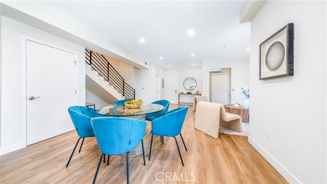 Detail Gallery Image 12 of 28 For 17158 Chatsworth St #2,  Granada Hills,  CA 91344 - 3 Beds | 2/1 Baths