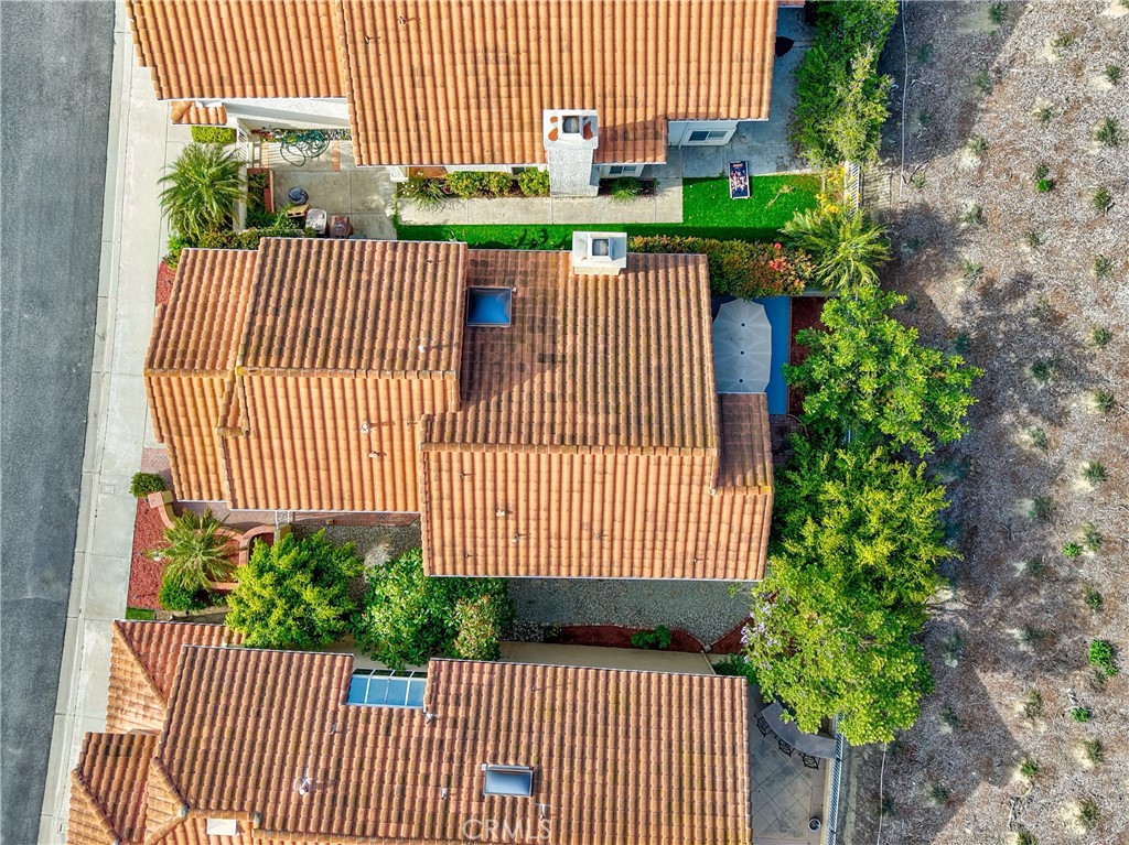 https://media.crmls.org/medias/52a8ce8e-708d-46a5-8add-8460a47c4c72.jpg?preset=X-Large