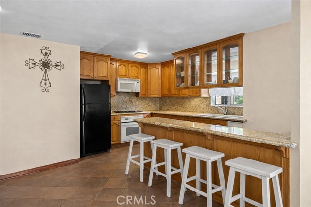 Detail Gallery Image 9 of 35 For 9370 Dorrington, Arleta,  CA 91331 - 3 Beds | 2 Baths