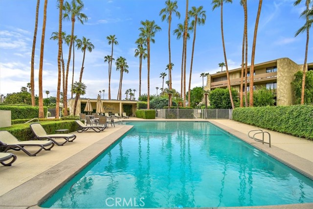 1660 S La Reina Way #2D, Palm Springs, CA 92264