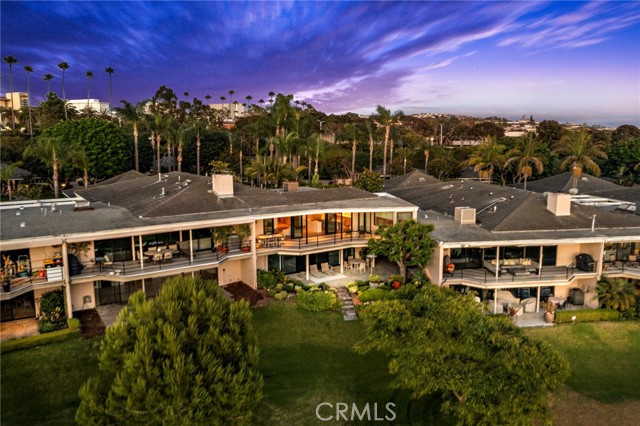 1075 Granville Drive, Newport Beach CA: https://media.crmls.org/medias/52a99c6b-d7e5-4e42-aa55-1c44a449709f.jpg