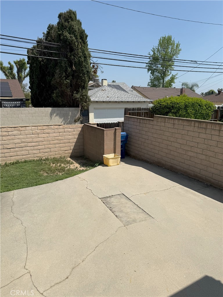 https://media.crmls.org/medias/52a9bdba-e6ba-419c-a8c3-7602f8037ddc.jpg?preset=X-Large