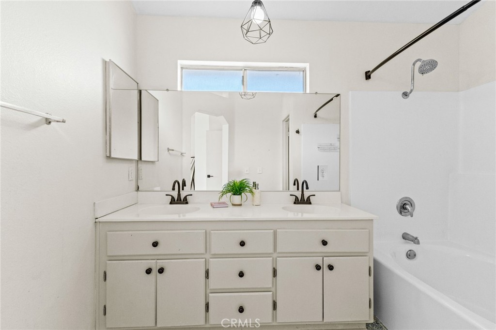 MLS #IG25184227 image #32
