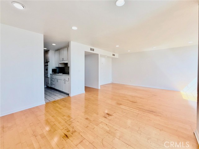 Detail Gallery Image 5 of 50 For 1129 Larrabee St #10,  West Hollywood,  CA 90069 - 2 Beds | 2 Baths