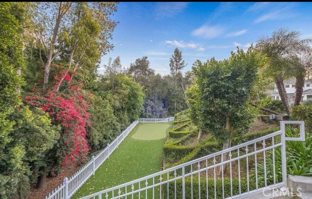 Detail Gallery Image 30 of 43 For 3040 Roscomare Rd, Bel Air,  CA 90077 - 5 Beds | 6/2 Baths