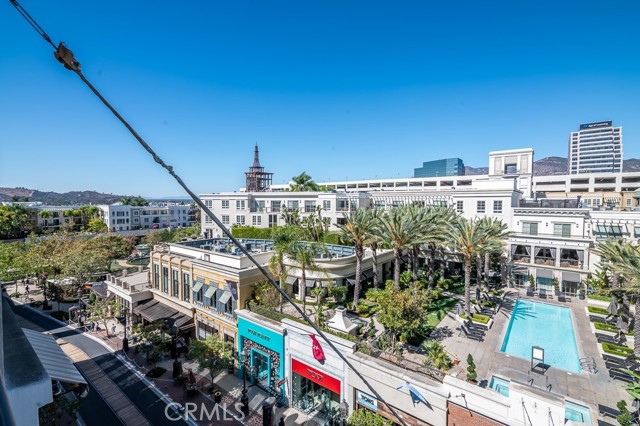 Detail Gallery Image 34 of 41 For 305 Caruso, Glendale,  CA 91210 - 2 Beds | 3 Baths