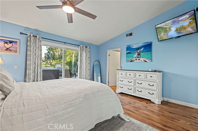 21742 Grovepark Drive, Saugus CA: https://media.crmls.org/medias/52ac864b-5e4f-4550-b1a1-4eaf509fc34a.jpg