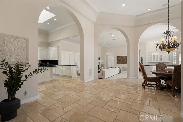 16727 Camino Sierra del Sur Drive, Rancho Santa Fe CA: https://media.crmls.org/medias/52ada471-bffe-4960-ae05-5615e3ab9921.jpg