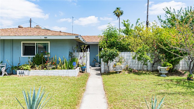 931 N Eucalyptus Avenue, Rialto CA: https://media.crmls.org/medias/52adf68f-8ee4-43f0-8894-6ec903165d57.jpg