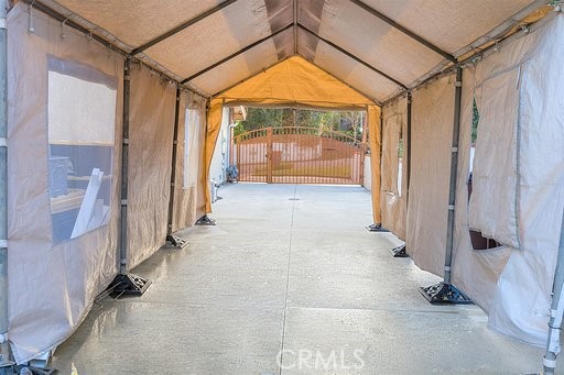 https://media.crmls.org/medias/52ae46e3-f83c-49be-9f2e-8334829e18e9.jpg?preset=X-Large