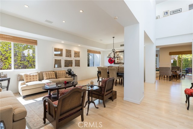 Detail Gallery Image 9 of 48 For 4921 Rupert Ave, Encino,  CA 91316 - 4 Beds | 3 Baths
